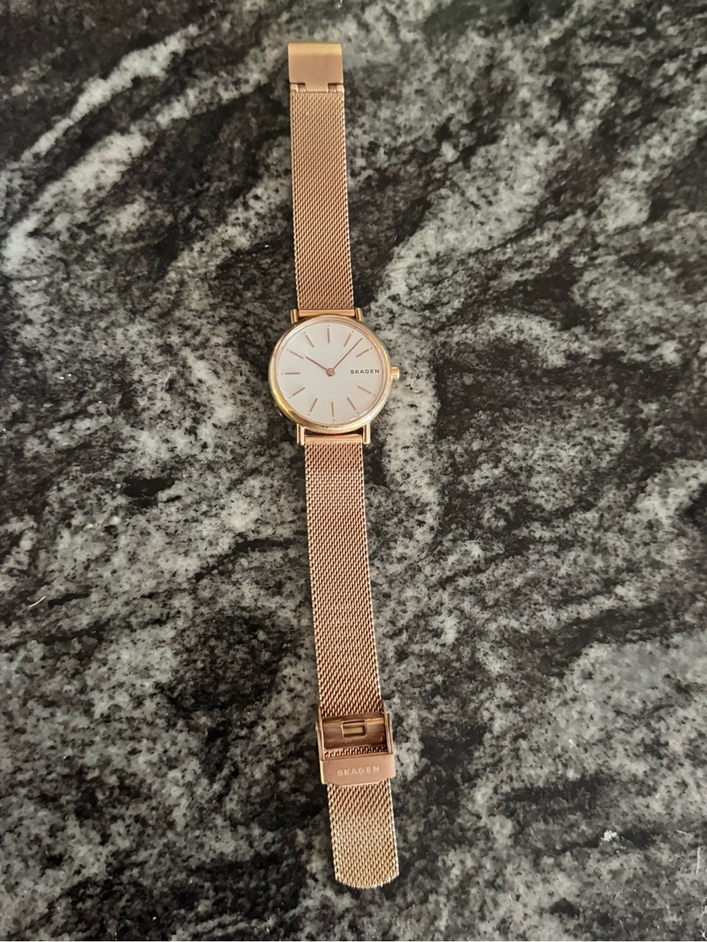 Women's Signatur Rose Gold-Tone Stainless Steel Mesh Bracelet Watch 38mm - Picture 3 of 4
